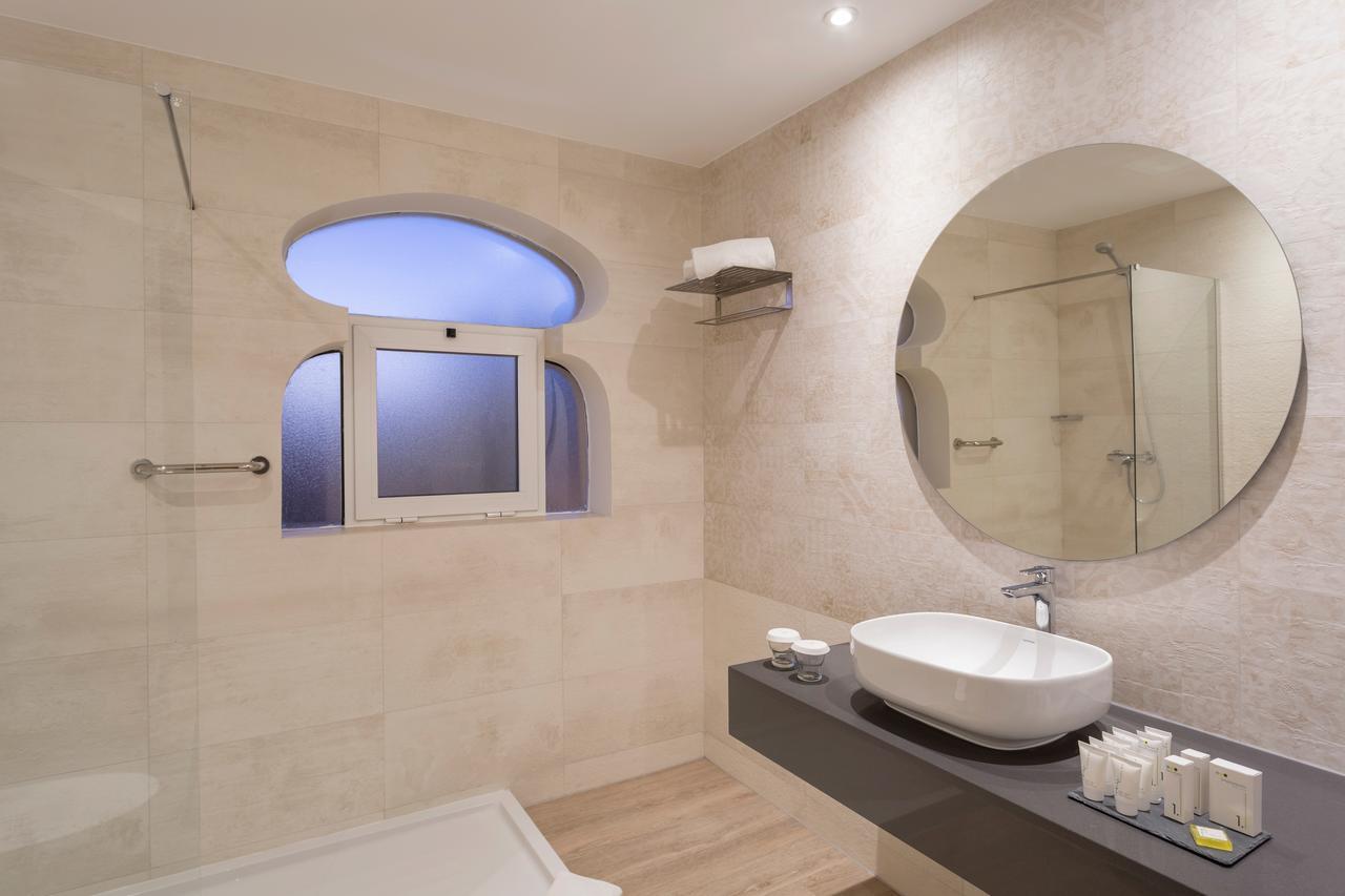 Double or Twin Room with Land View,664489197:JPEG