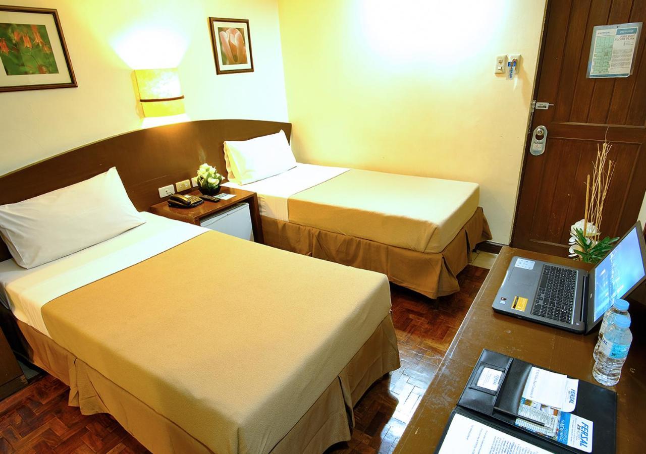 Deluxe Double Room,695592930:JPEG