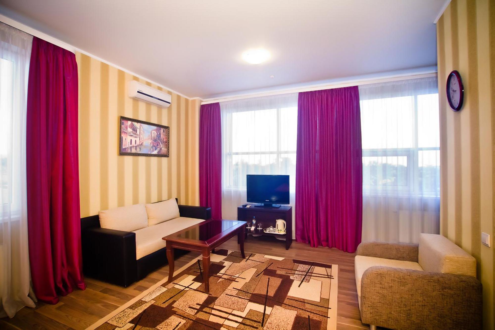 Junior Suite,704669941:JPEG