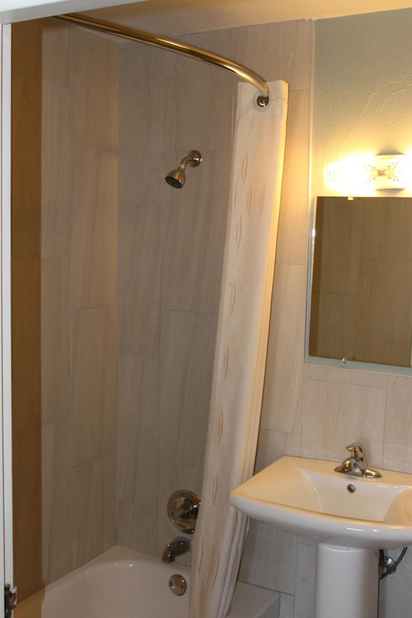 Chambre Lit Queen-Size - Non-Fumeurs