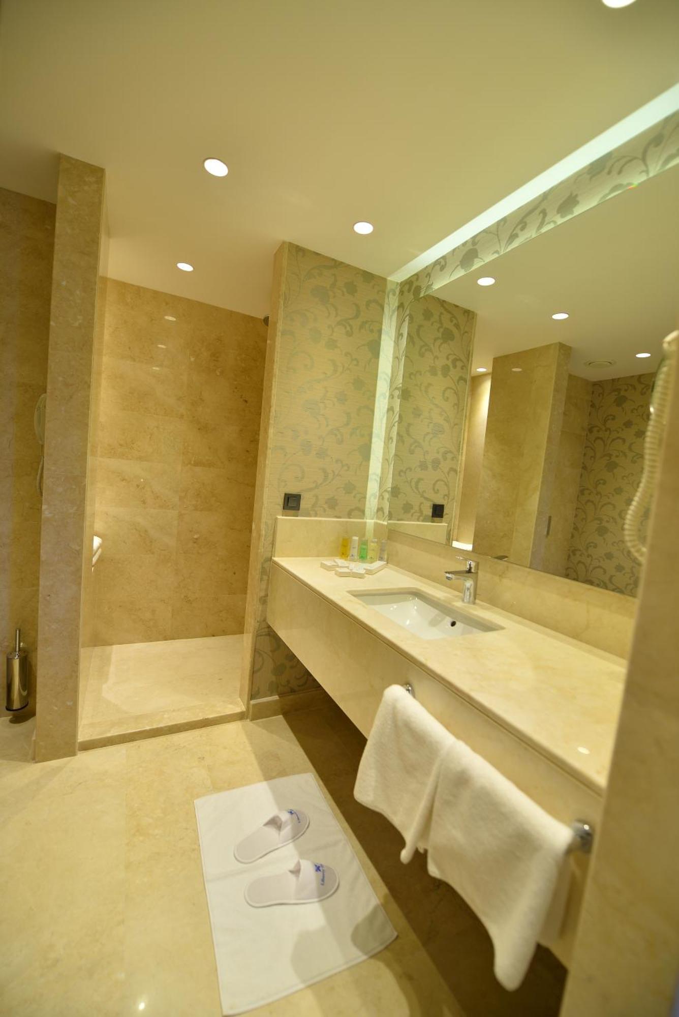 Deluxe Double Room Forest View