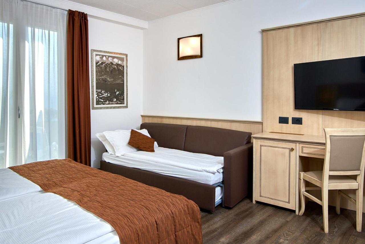 Dreibettzimmer mit Balkon