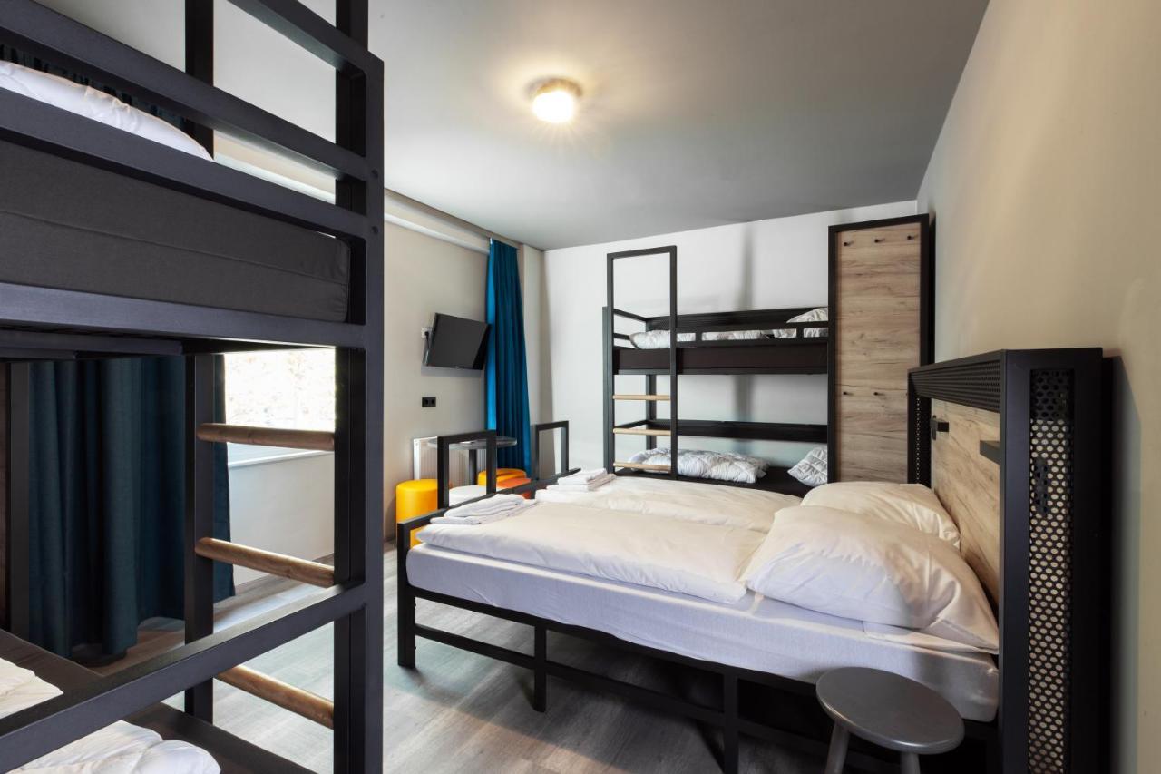 Bed 6-Bed Mixed Dormitory Room