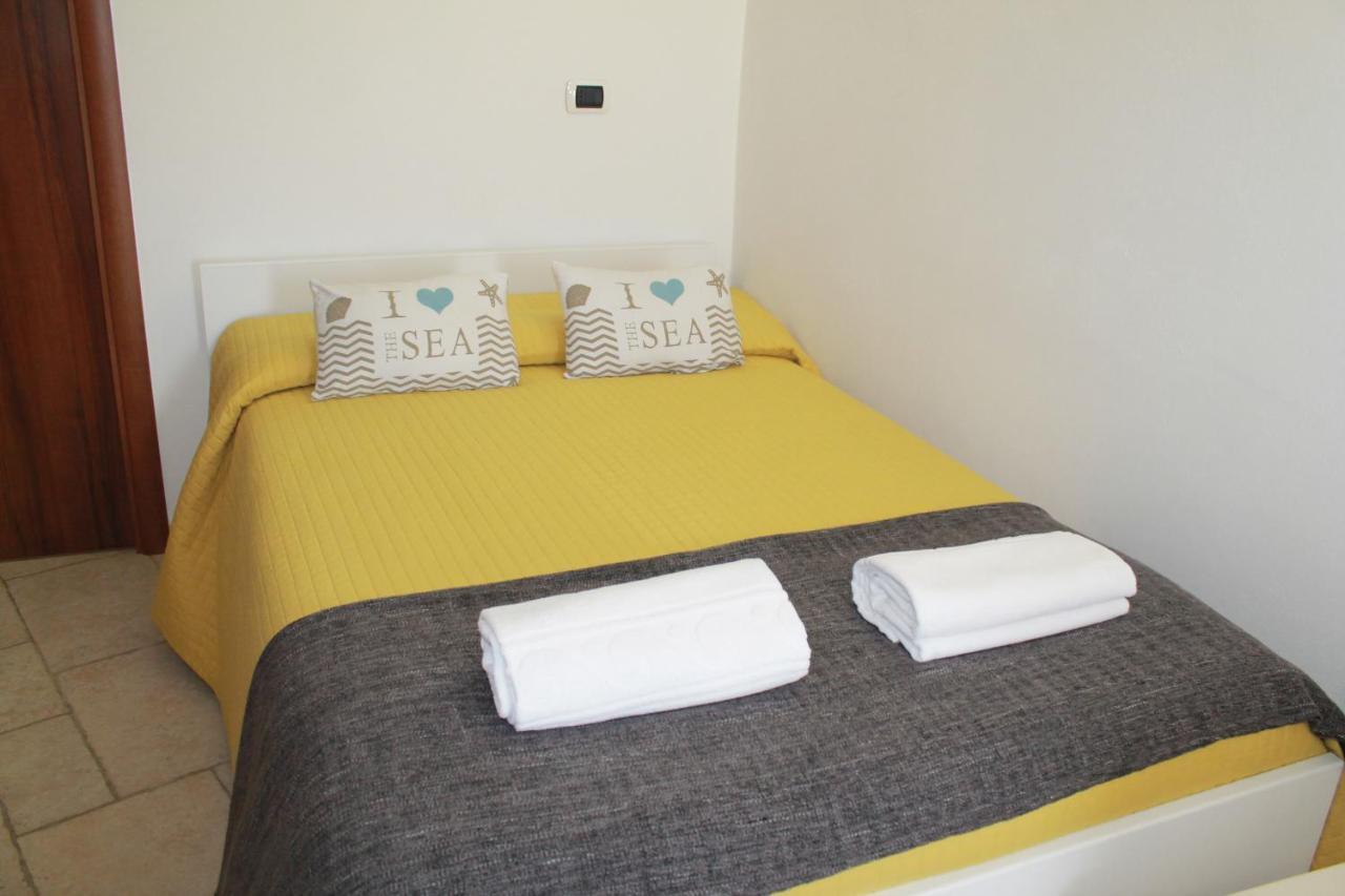 Small Double Room,750086042:JPEG