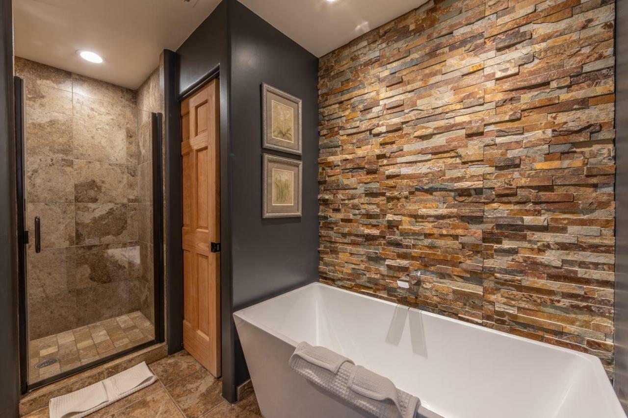 Superior One-Bedroom Suite