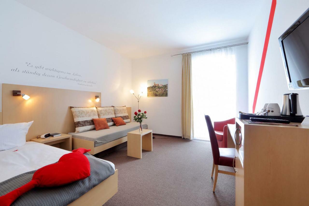 Standard Twin Room,831415664:JPEG