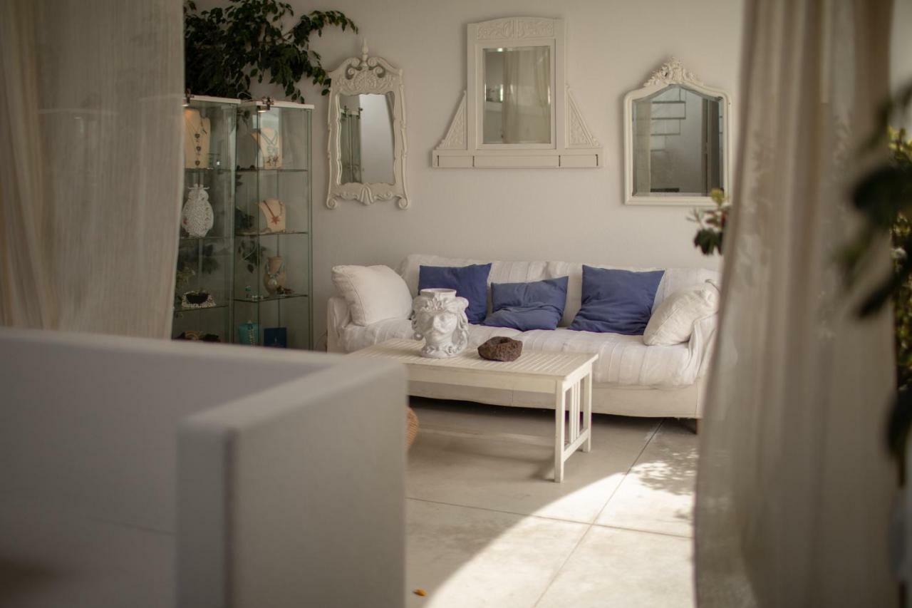Luxury Three-Bedroom Apartment Sea View