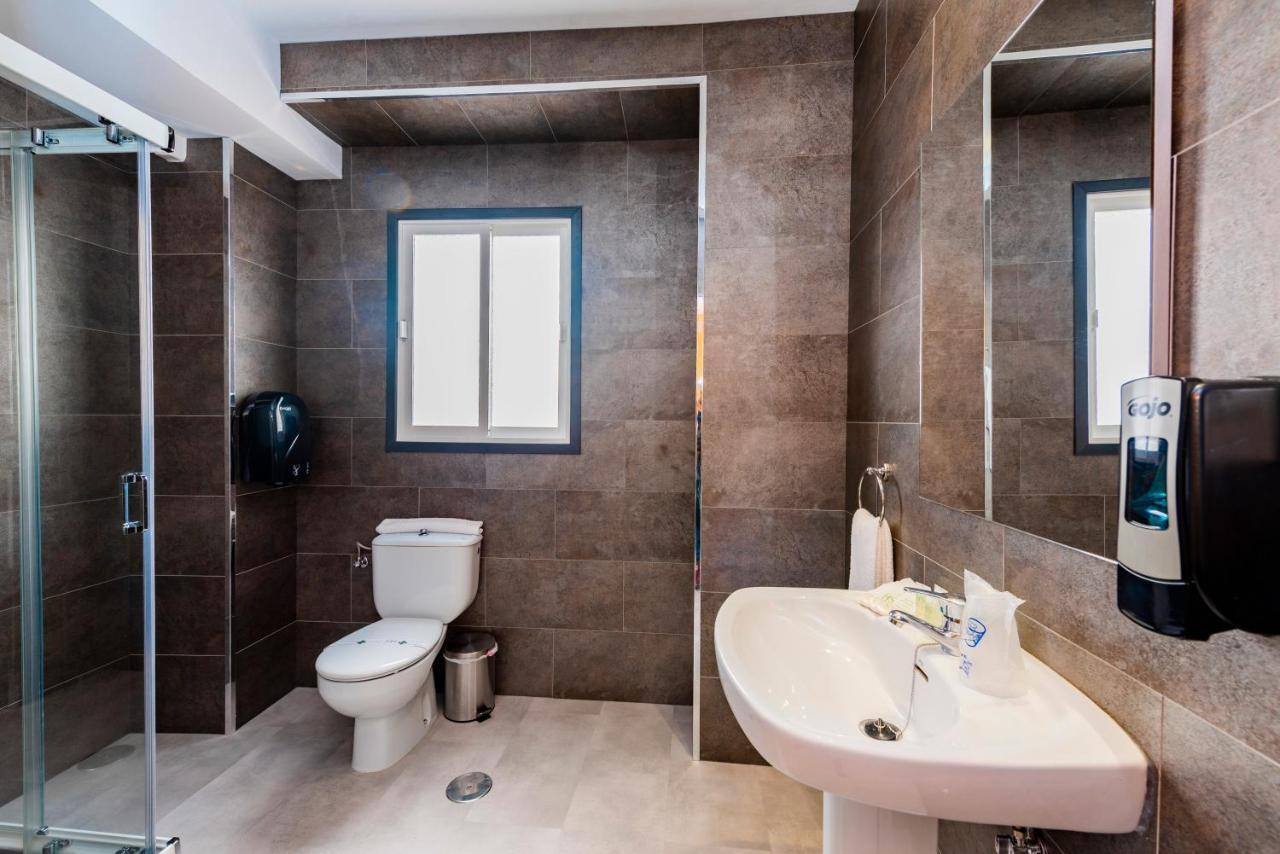 Standard Quadruple Room,1499638036:JPEG
