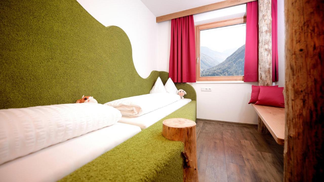 Familiensuite mit Balkon (2 Erwachsene + 2 Kinder)