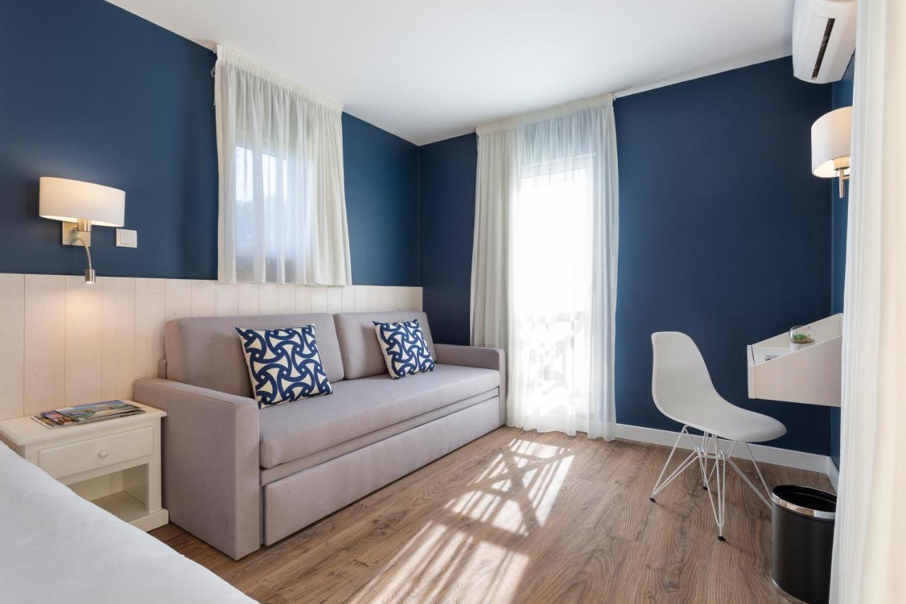 Single Central Room