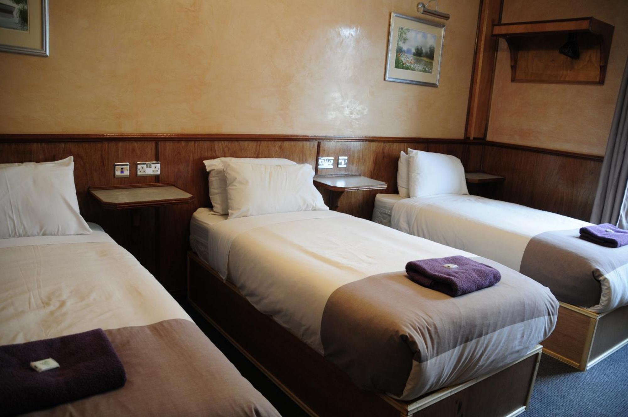Basic Triple Room