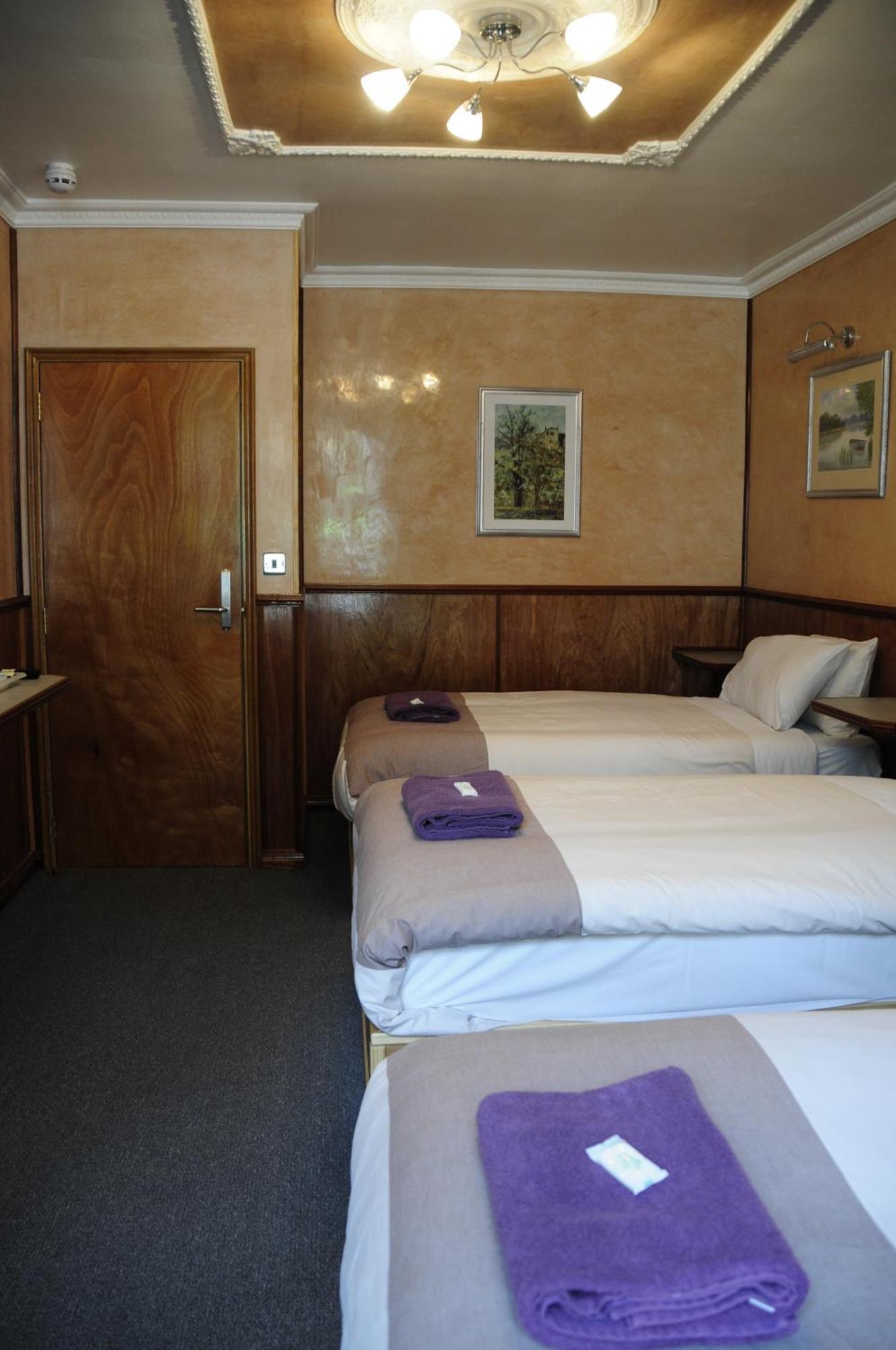Basic Triple Room