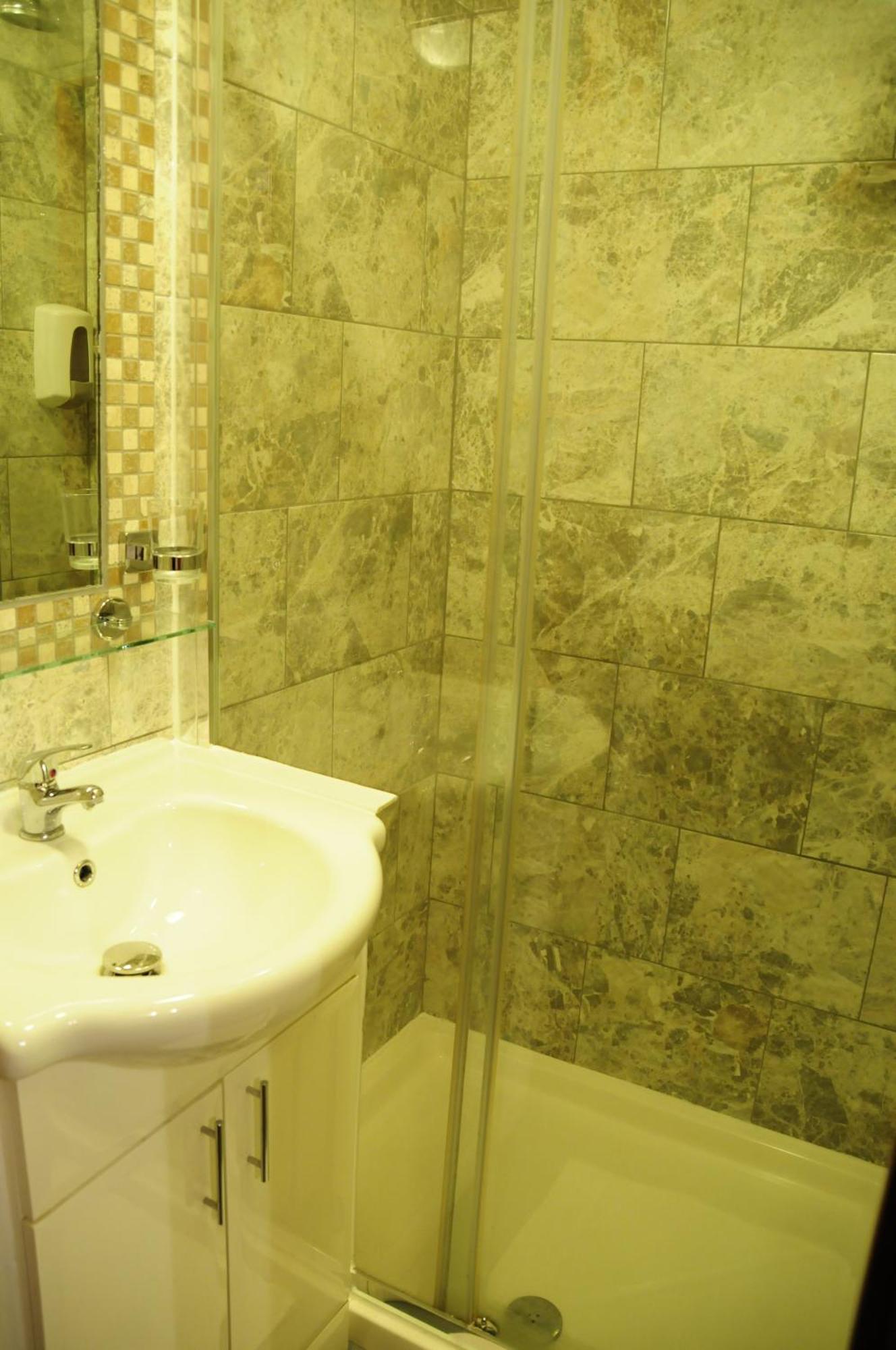 Basic Triple Room