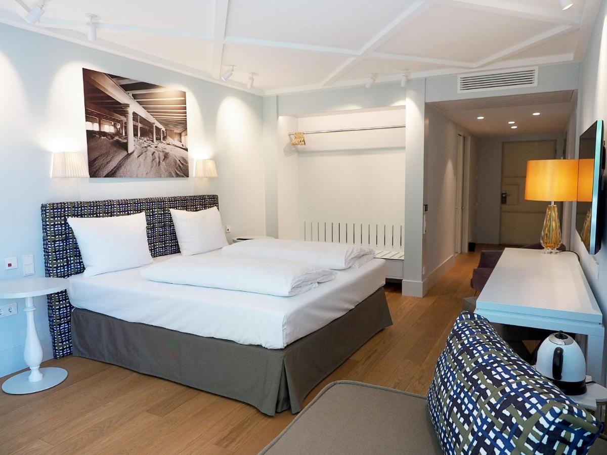 Barrier double room