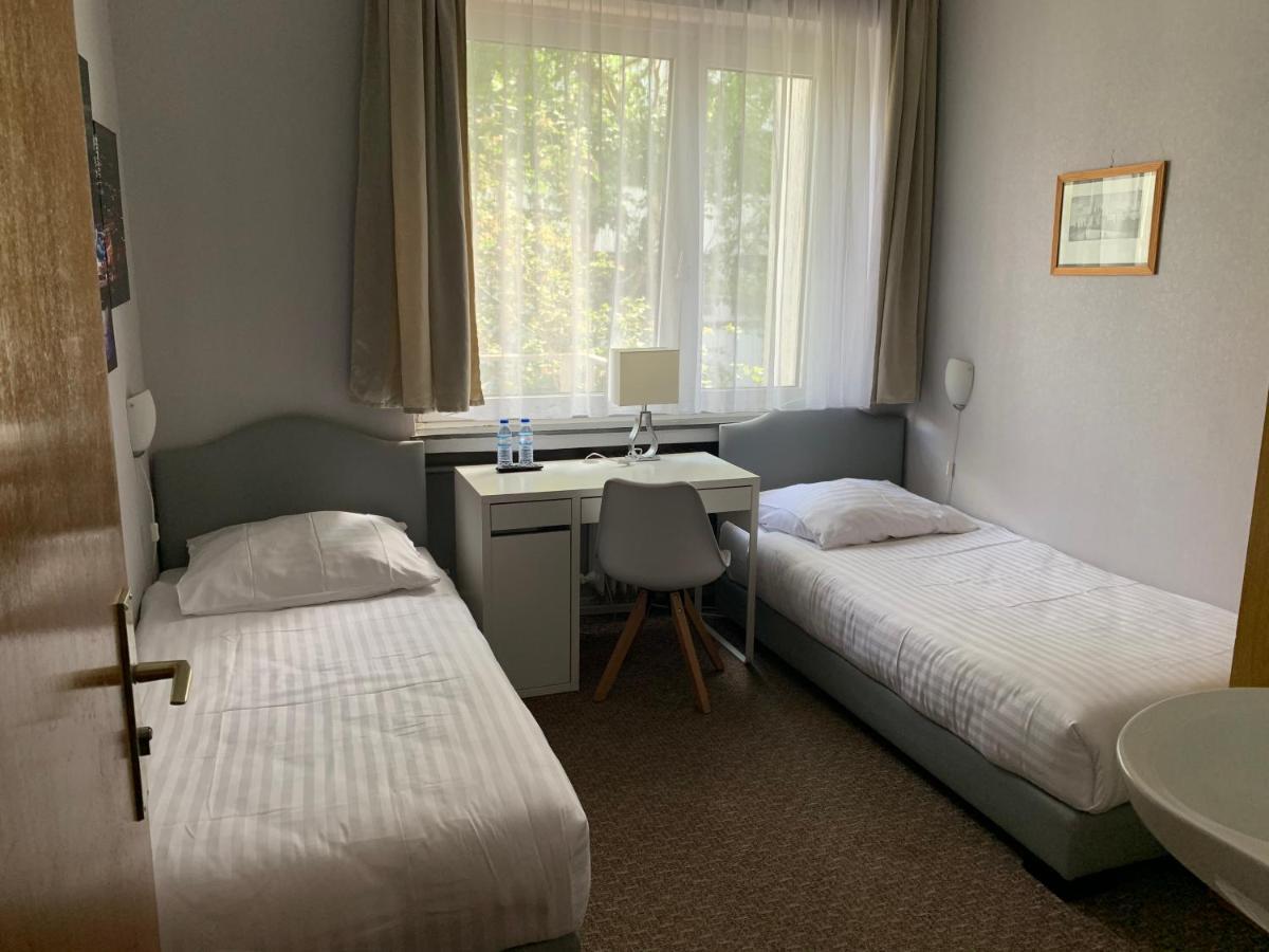 Double Room or Twin room with shared Bathroom
