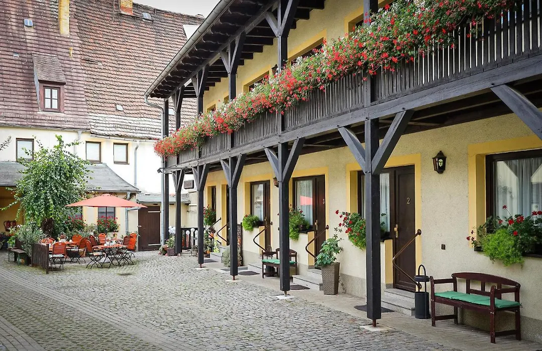 Hotel-Pension zum Markt-1