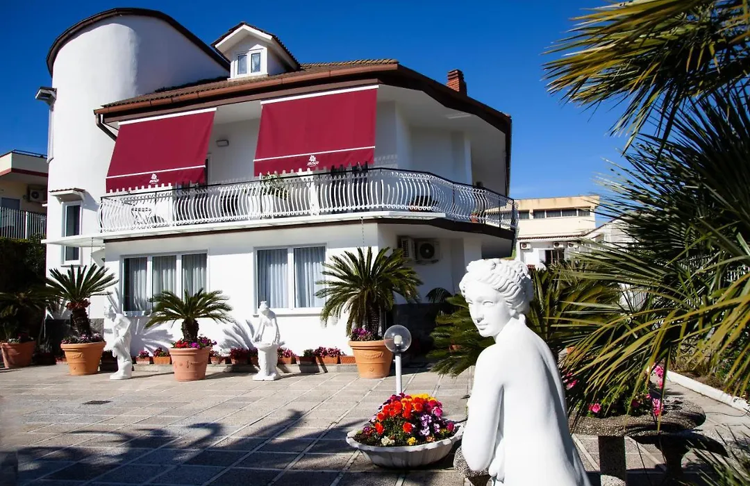 Hotel Ibisco Suites & Relax-1