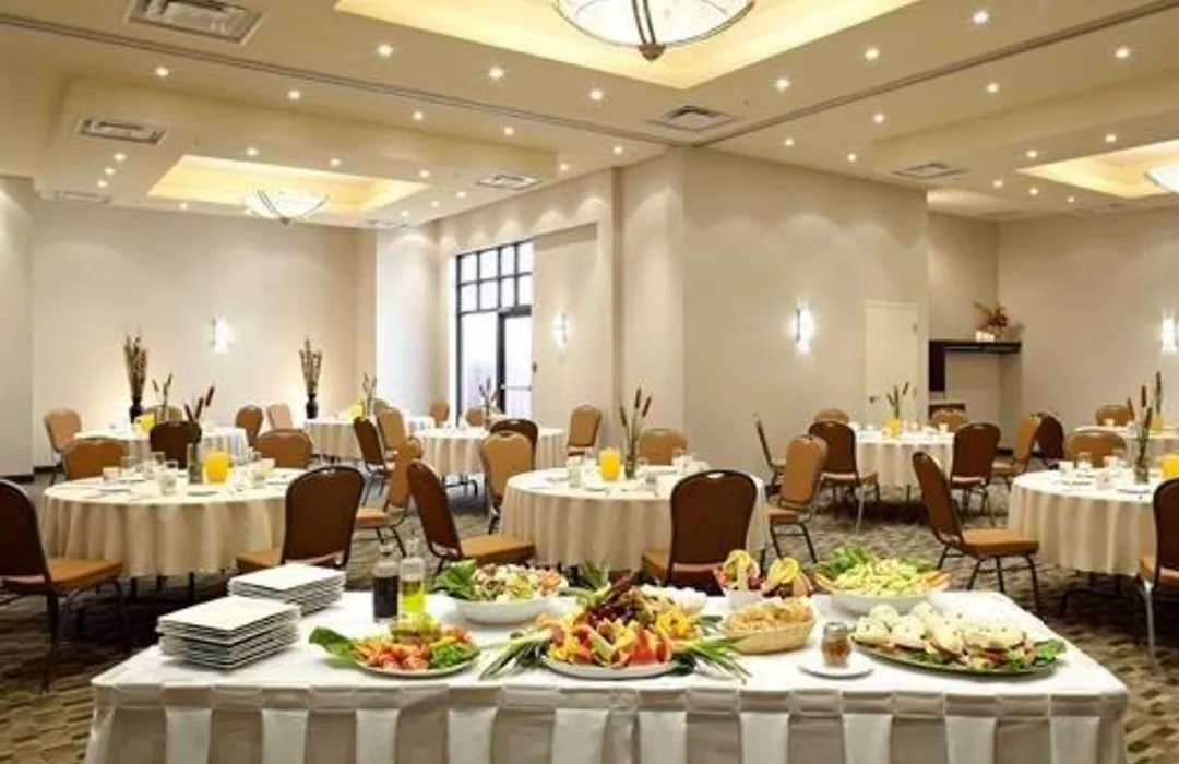 Spark By Hilton Montreal Brossard-1
