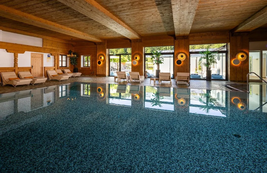 Alm-&Wellnesshotel Alpenhof-1