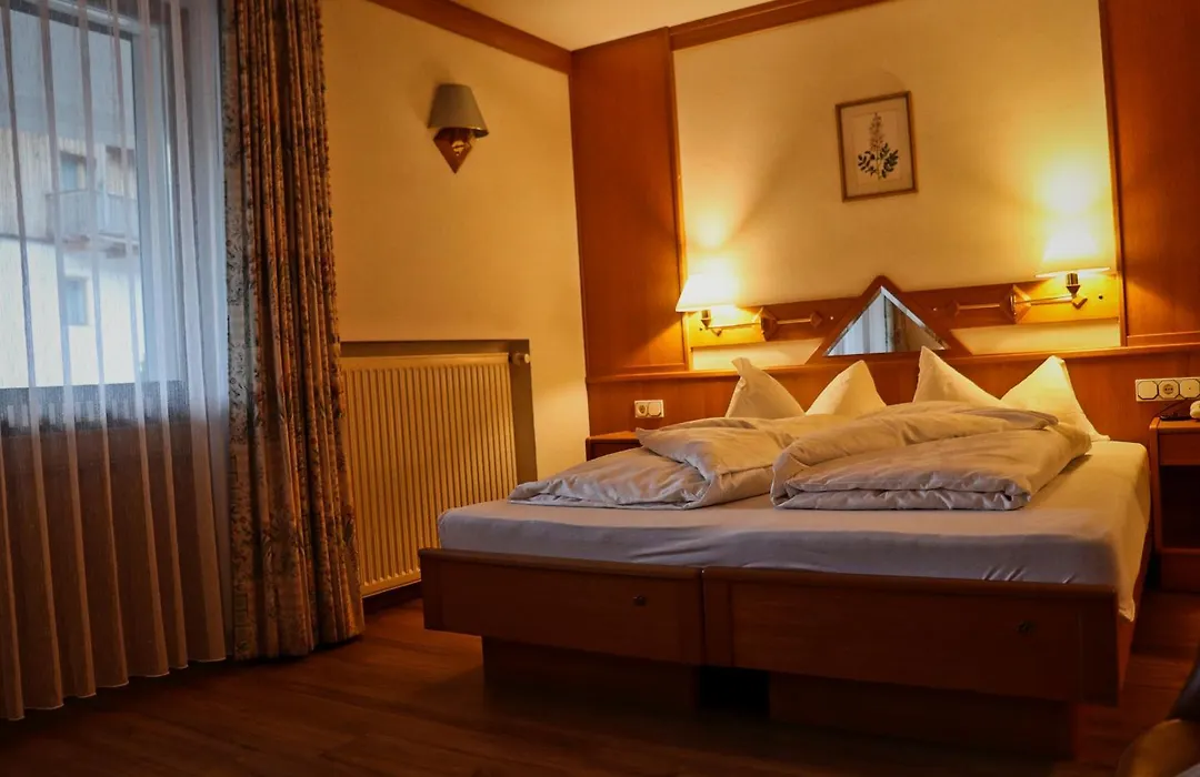 Garni Appartments Helvetia-1