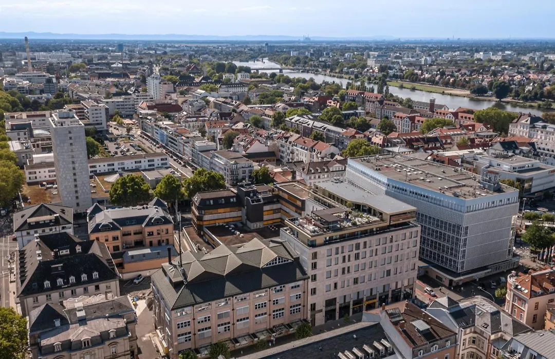 Plaza Premium Heidelberg-1