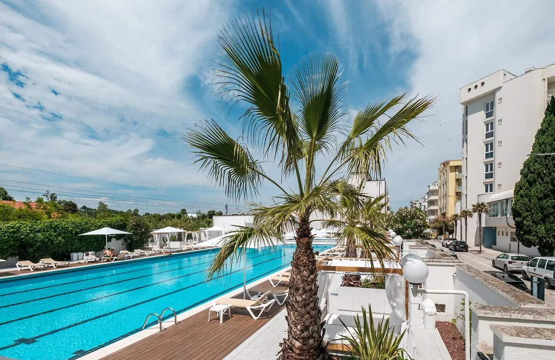 HR Resort-1