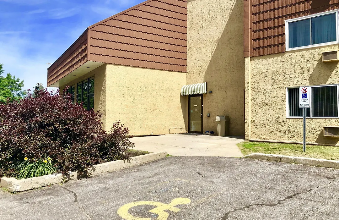 Travelodge By Wyndham Ottawa East-1