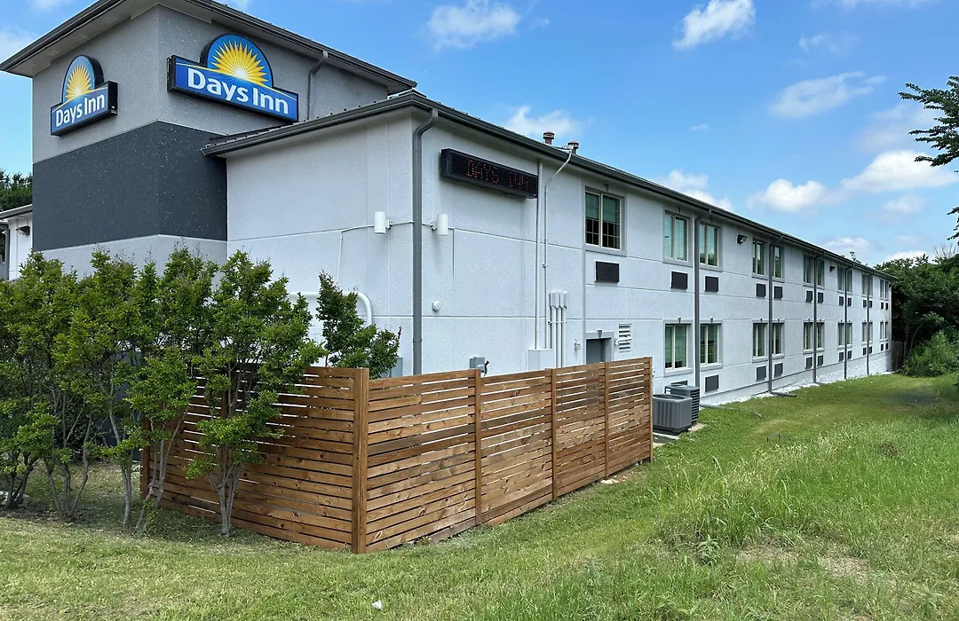 Days Inn By Wyndham Arlington-1