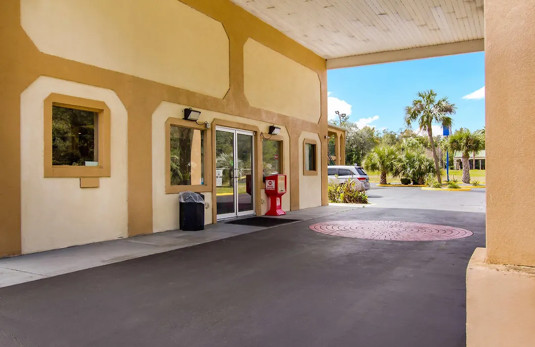 Americas Best Value Inn Darien-1