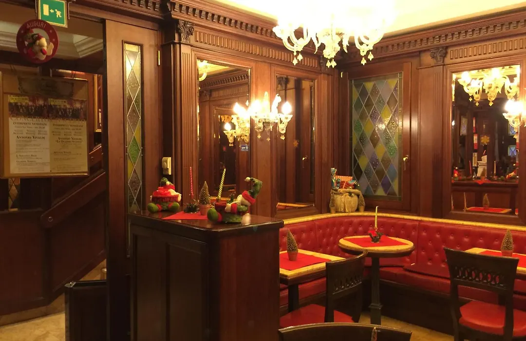 Hotel Lux-1