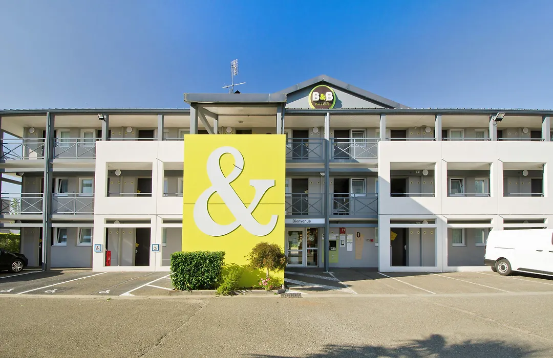 B&B HOTEL CHARTRES Le Forum-1