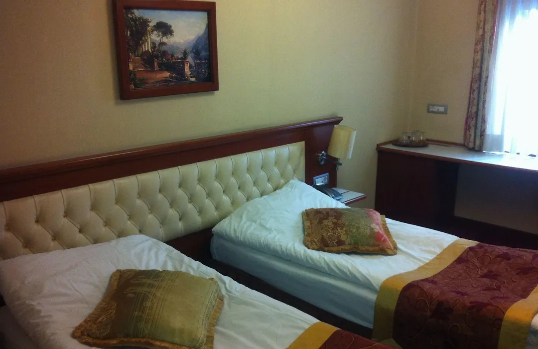 Hotel Linda-1