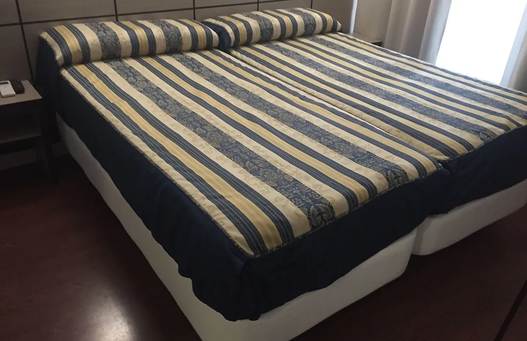 Hostal Larios-1