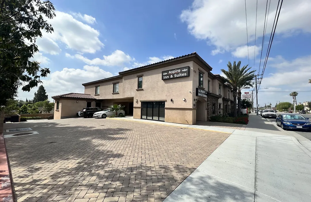 Aspire Inn & Suites Orange-1