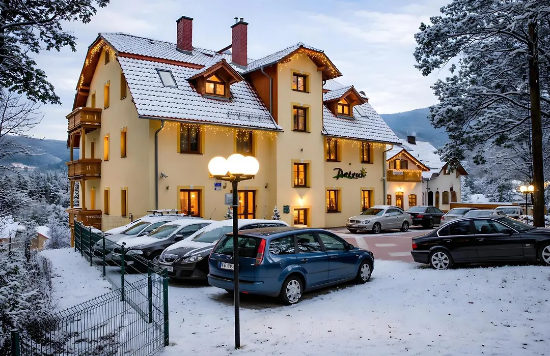 WILLA PETRUS - CENTRUM BALKONY WINDA ŚNIADANIA RELAKS I WYGODa-1