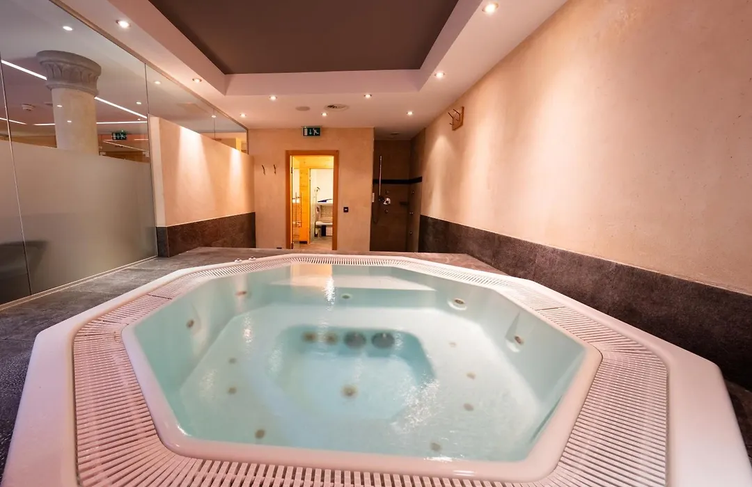 Hotel Garni Castel B&B-1