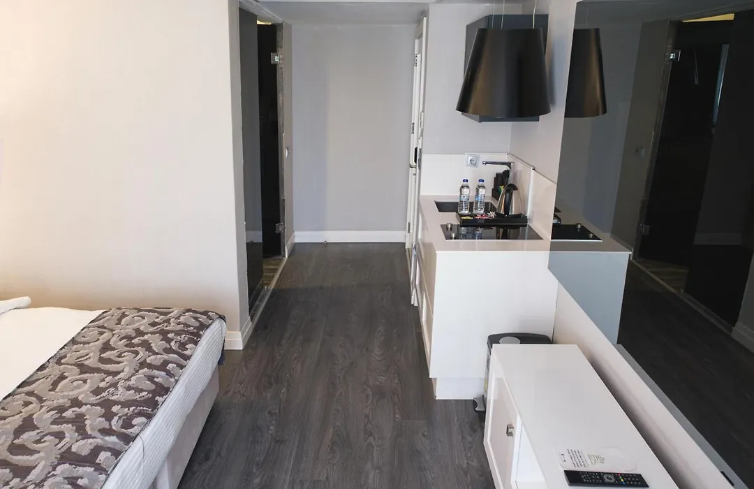 Riva Hotel Alsancak-1