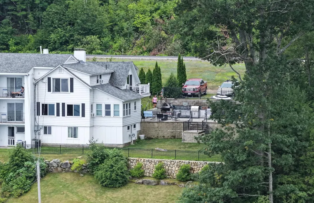 Belknap Point Inn-1