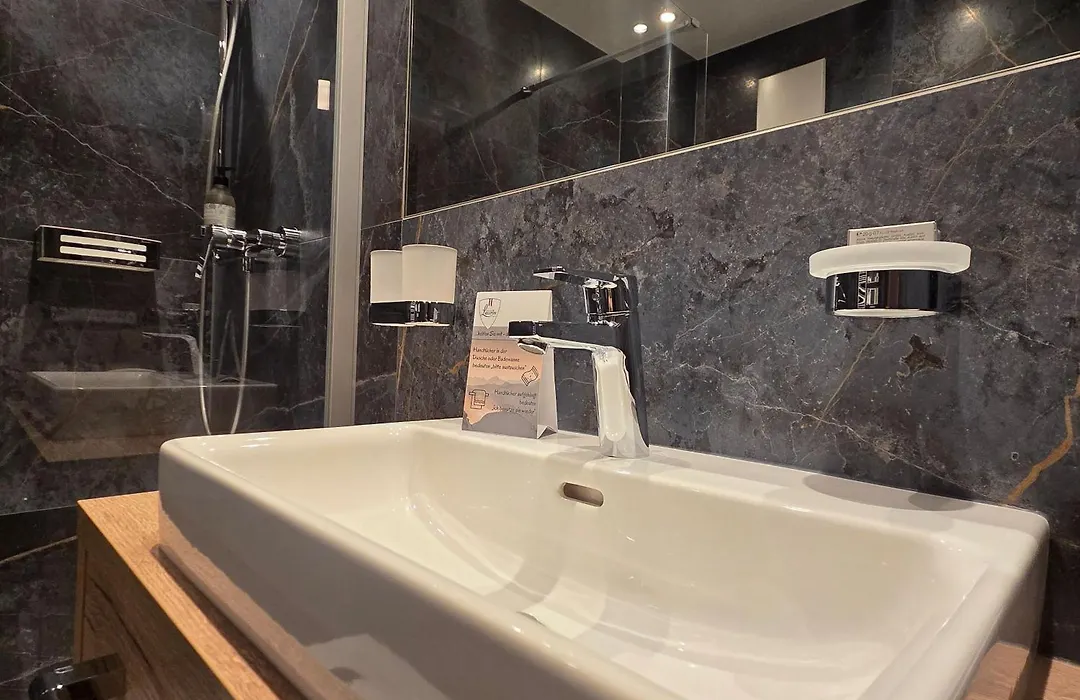 Alpenhotel Laurin-1