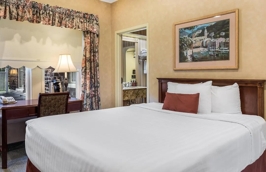 Traditions Hotel & Spa Johnson City - Binghamton, An Ascend Collection Hotel-1