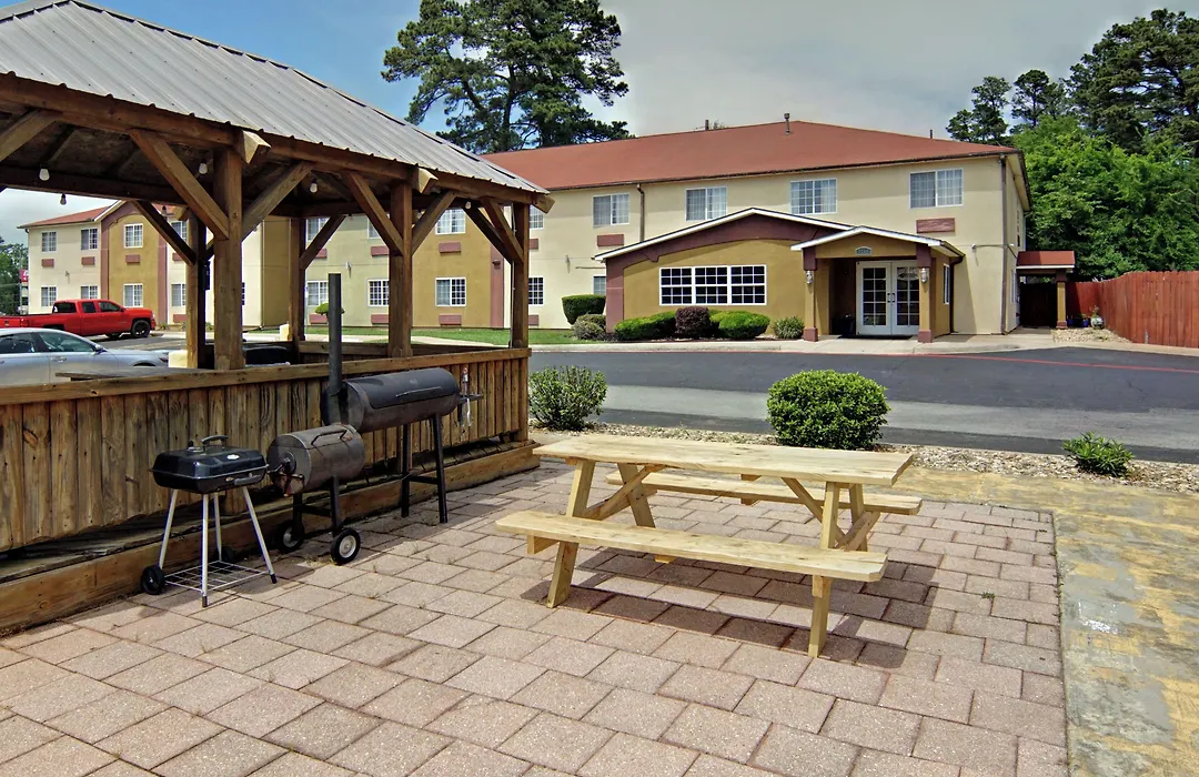 Hometown Inn & Suites-1
