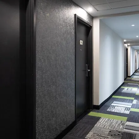 Spark By Hilton Montreal Brossard-2