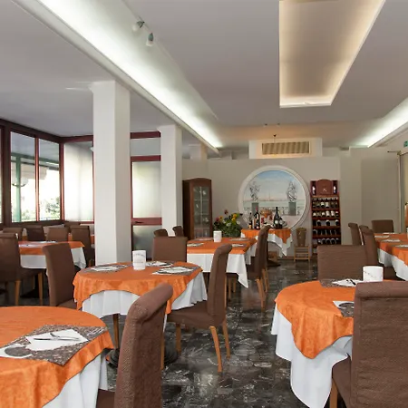 Ute Hotel-3