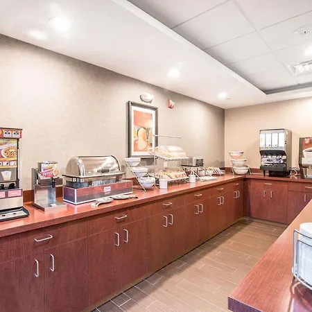 Comfort Inn & Suites Brattleboro I-91-3