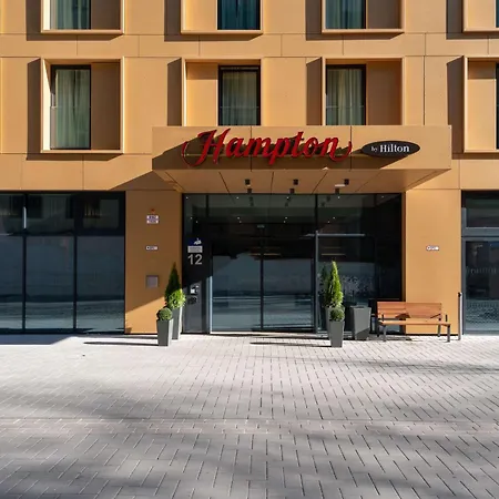 Hampton By Hilton Duesseldorf City Centre-2