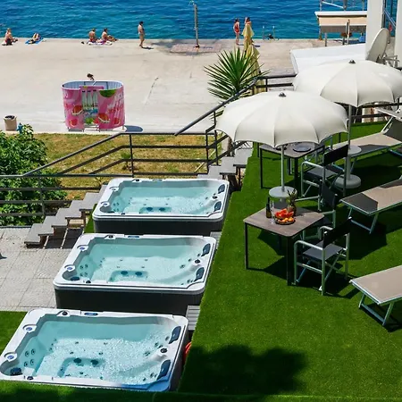 Via Mare Luxury Rooms-2