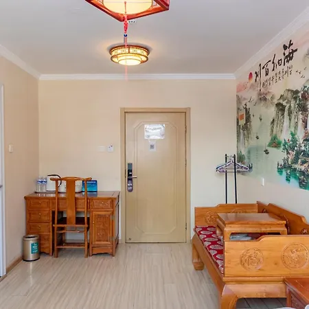 Happy Dragon Alley Hotel: City Center Charm with Free Coffee & Tourist Services-2