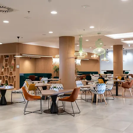 Hampton By Hilton Budapest City Centre-3