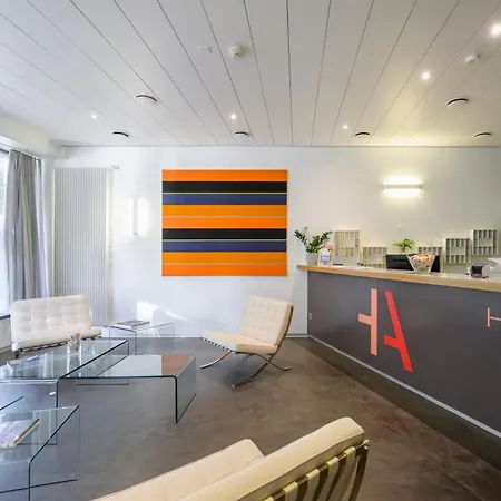 Hotel Des Arts-3