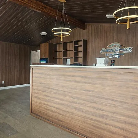 Howard Johnson By Wyndham Hinton-3